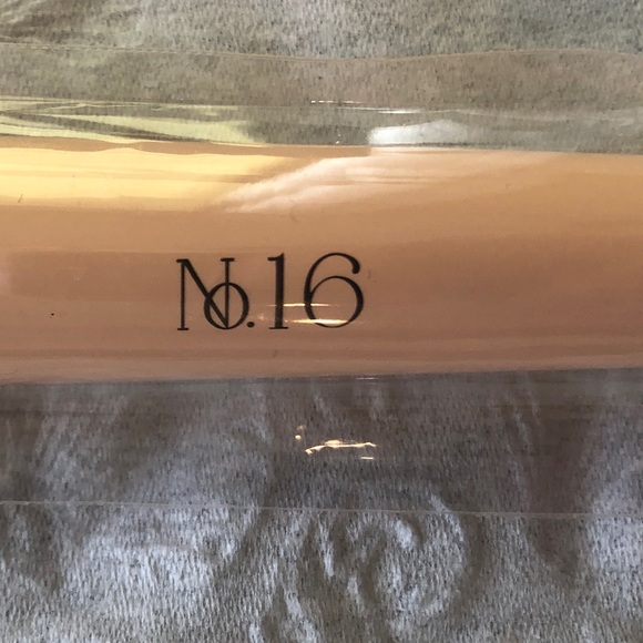 Doll 10 Smoothing Foundation Makeup Brush Size No. 16 - Picture 2 of 8